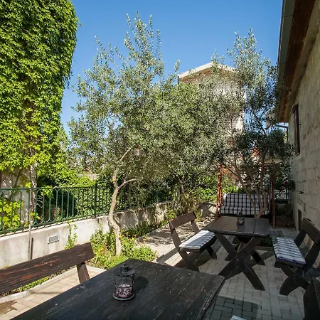 Stone House Marino تروغير