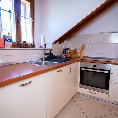 Stone House Marino Tatil Evi *