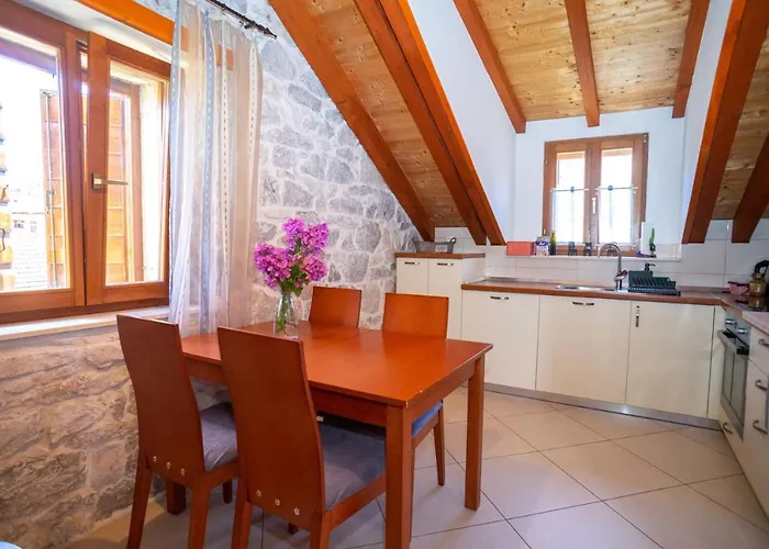Vakantiehuis Stone House Marino