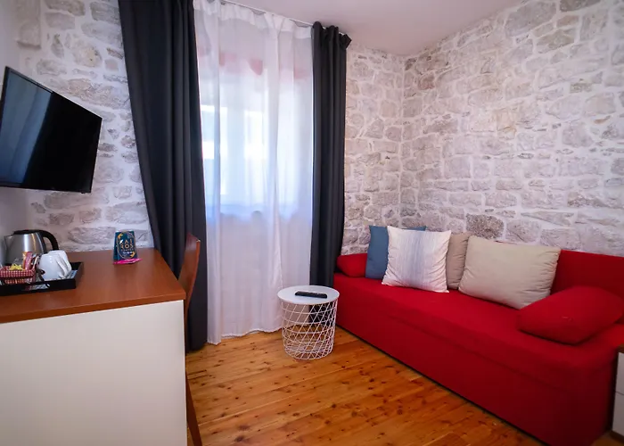 Будинок відпочинку Stone House Marino