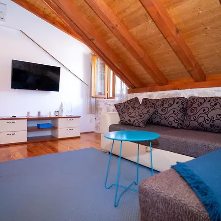 Stone House Marino Ferienhaus