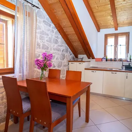 Ferienhaus Stone House Marino