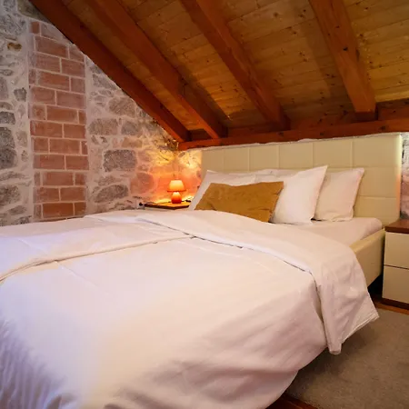 Stone House Marino Ferienhaus