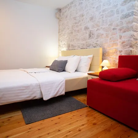 Ferienhaus Stone House Marino