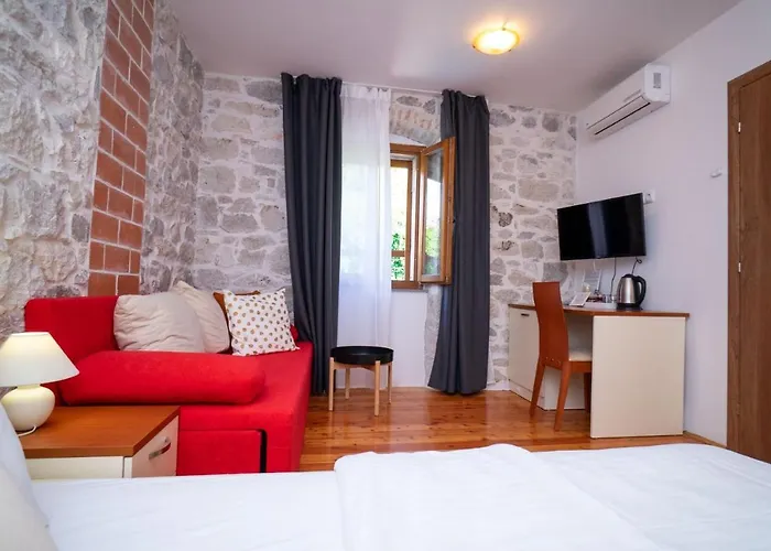 Stone House Marino *